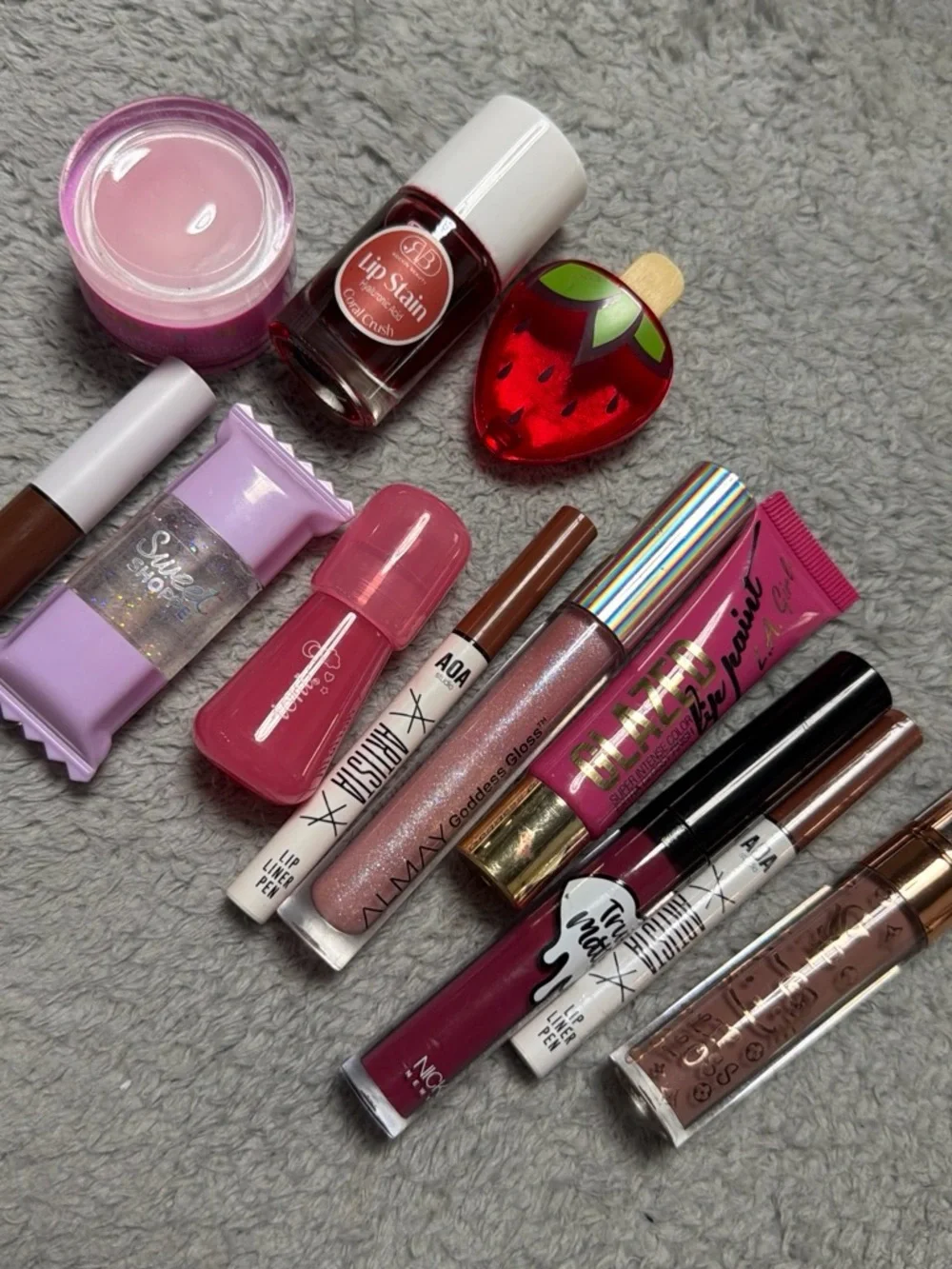 Assorted Pink Lip Makeup Set – Multi-Piece Collection